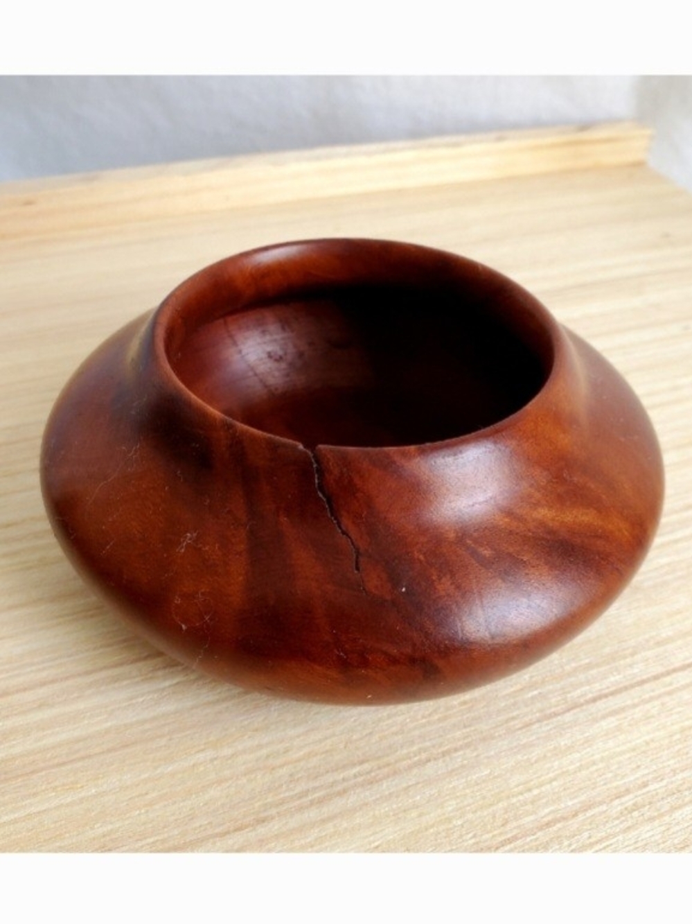Vtg Handcrafted Petite Polished Brown Wood Decorative Bowl Elegant Modern Scandi